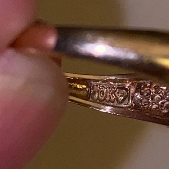 Genuine Sapphire & Diamond Ring - Picture 9 of 9